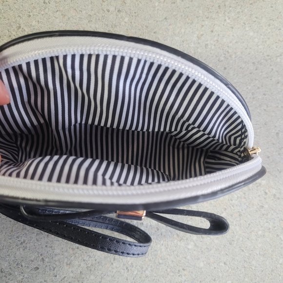 Black and white small cosmetic bag with bow - Picture 2 of 2